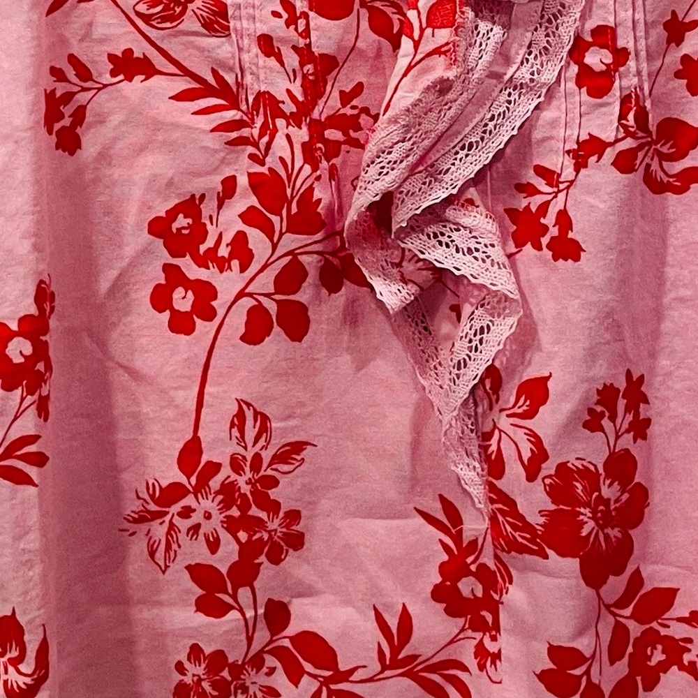 NEW…LC Lauren Conrad Pink & Red Floral Ruffle Sleeveless Top - Picture 4 of 4